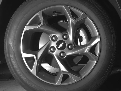 Used 2025 Chevrolet Trax LT FWD image 13