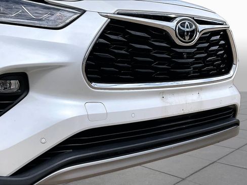 Used 2022 Toyota Highlander Platinum AWD/4WD image 30