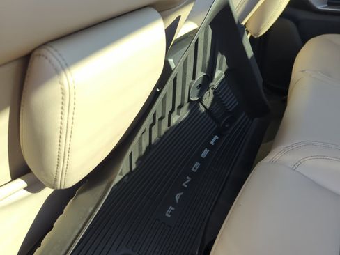 Used 2025 Ford Ranger Lariat w/ Trailer Tow Package image 29