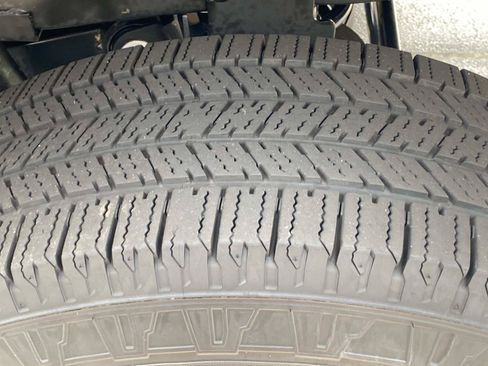 Used 2025 RAM 2500 Big Horn AWD/4WD image 18
