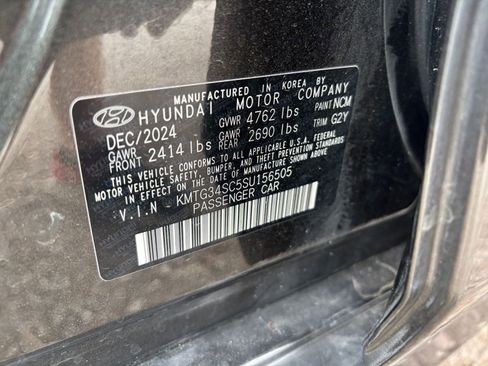 Used 2025 Genesis G70 2.5T image 29