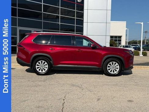 Used 2025 Toyota Grand Highlander AWD image 2