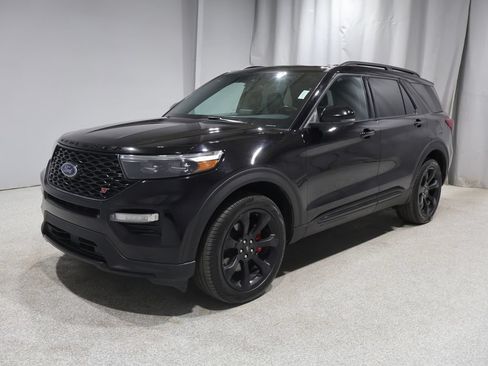 Used 2023 Ford Explorer ST w/ Technology Package AWD/4WD image 5