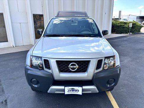 Used 2014 Nissan Xterra X image 2