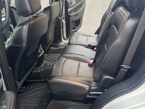 Used 2016 Ford Explorer Limited image 15