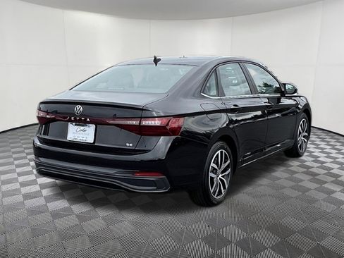 Used 2025 Volkswagen Jetta SE image 6