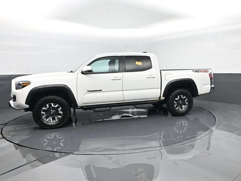 Used 2023 Toyota Tacoma TRD Off-Road AWD/4WD image 5