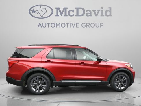 Used 2022 Ford Explorer XLT w/ Equipment Group 202A RWD image 9