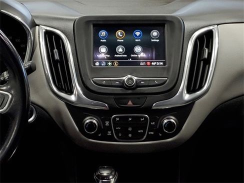 Used 2019 Chevrolet Equinox LT image 17