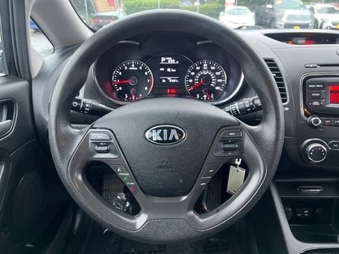 Used 2017 Kia Forte LX image 19