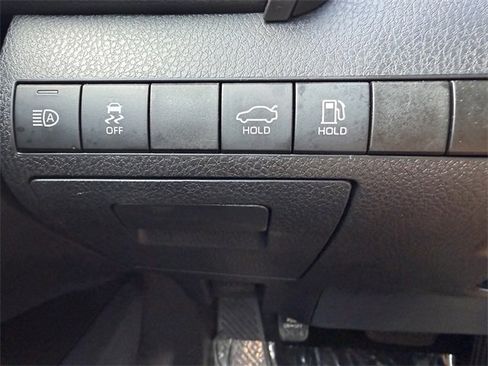 Used 2021 Toyota Camry SE w/ Carpet Mat Package (TMS) image 57