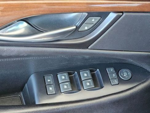 Used 2020 Cadillac Escalade Premium Luxury image 21