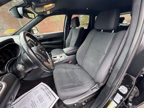 Used 2016 Jeep Grand Cherokee Laredo w/ Quick Order Package 23E image 10