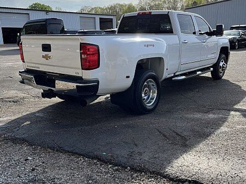 Used 2016 Chevrolet Silverado 3500 LTZ w/ Duramax Plus Package image 7