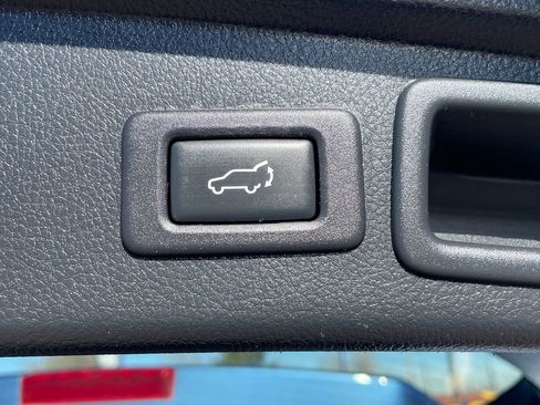 Used 2015 Subaru Forester 2.5i Touring w/ Eyesight & Navigation System image 25