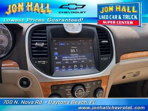 Used 2013 Chrysler 300 C image 10