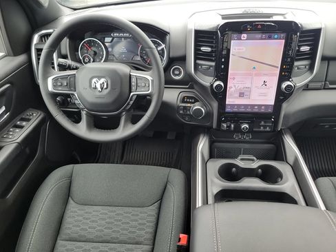 Used 2025 RAM 1500 Big Horn AWD/4WD image 10