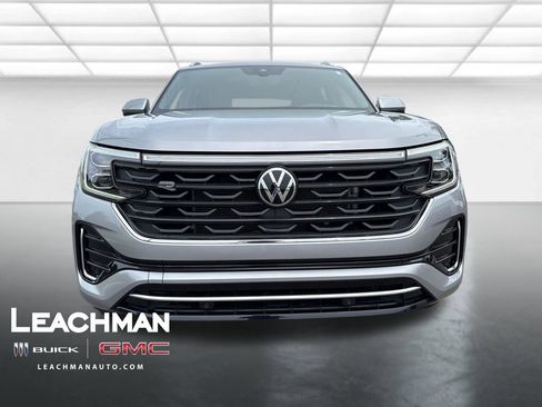 Used 2024 Volkswagen Atlas Cross Sport SEL R-Line AWD/4WD image 10