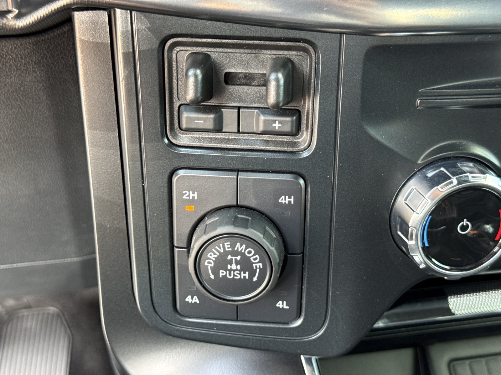 Certified 2025 Ford F150 Raptor AWD/4WD image 35