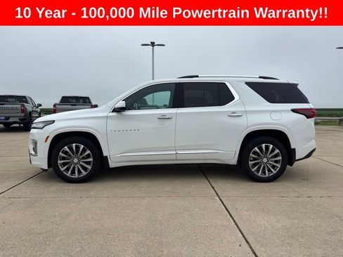 Used 2023 Chevrolet Traverse Premier AWD/4WD image 6