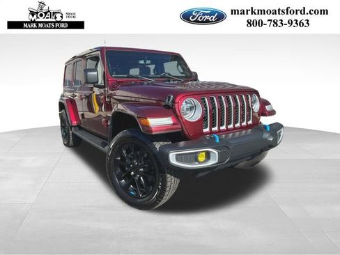 Used 2022 Jeep Wrangler Unlimited Sahara w/ Cold Weather Group AWD/4WD image 1
