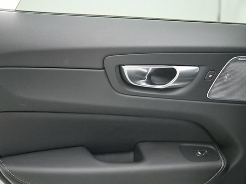 Certified 2023 Volvo XC60 T8 Ultimate w/ Climate Package AWD/4WD image 19