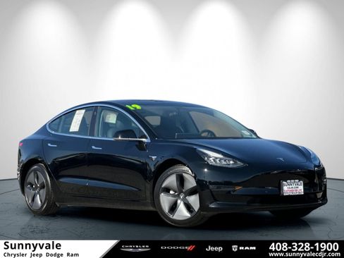 Used 2019 Tesla Model 3 Long Range image 1