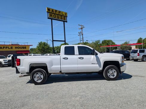 Used 2018 Chevrolet Silverado 2500 W/T RWD image 5