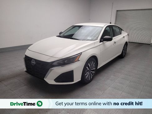 Used 2025 Nissan Altima 2.5 SV FWD image 1
