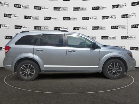 Used 2018 Dodge Journey SE w/ Popular Equipment Group image 7