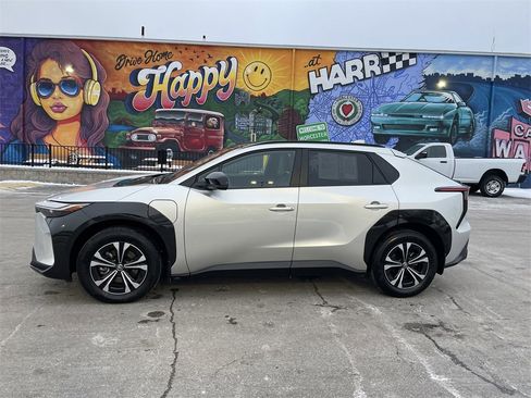 Used 2025 Toyota bZ4X AWD image 2