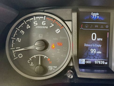 Used 2018 Toyota Tacoma TRD Off-Road w/ TRD Premium Off Road Package RWD image 14