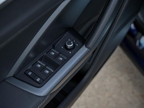 New 2025 Audi Q3 2.0T Premium image 16