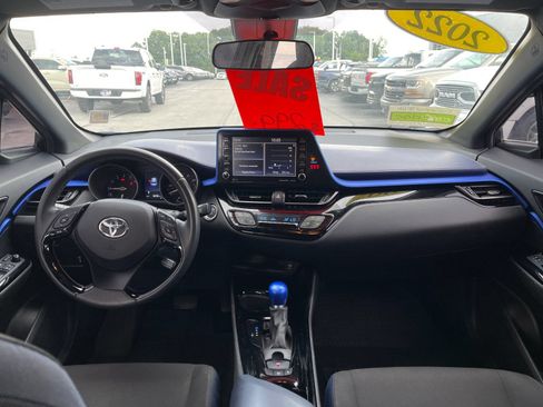 Used 2022 Toyota C-HR XLE FWD image 15