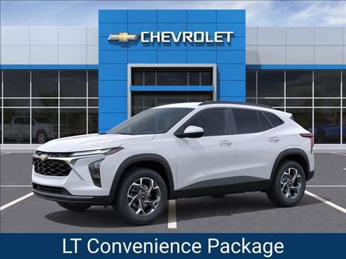 New 2026 Chevrolet Trax LT w/ Driver Confidence Package image 2