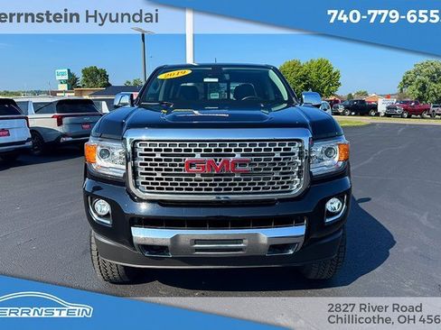 Used 2019 GMC Canyon Denali image 2