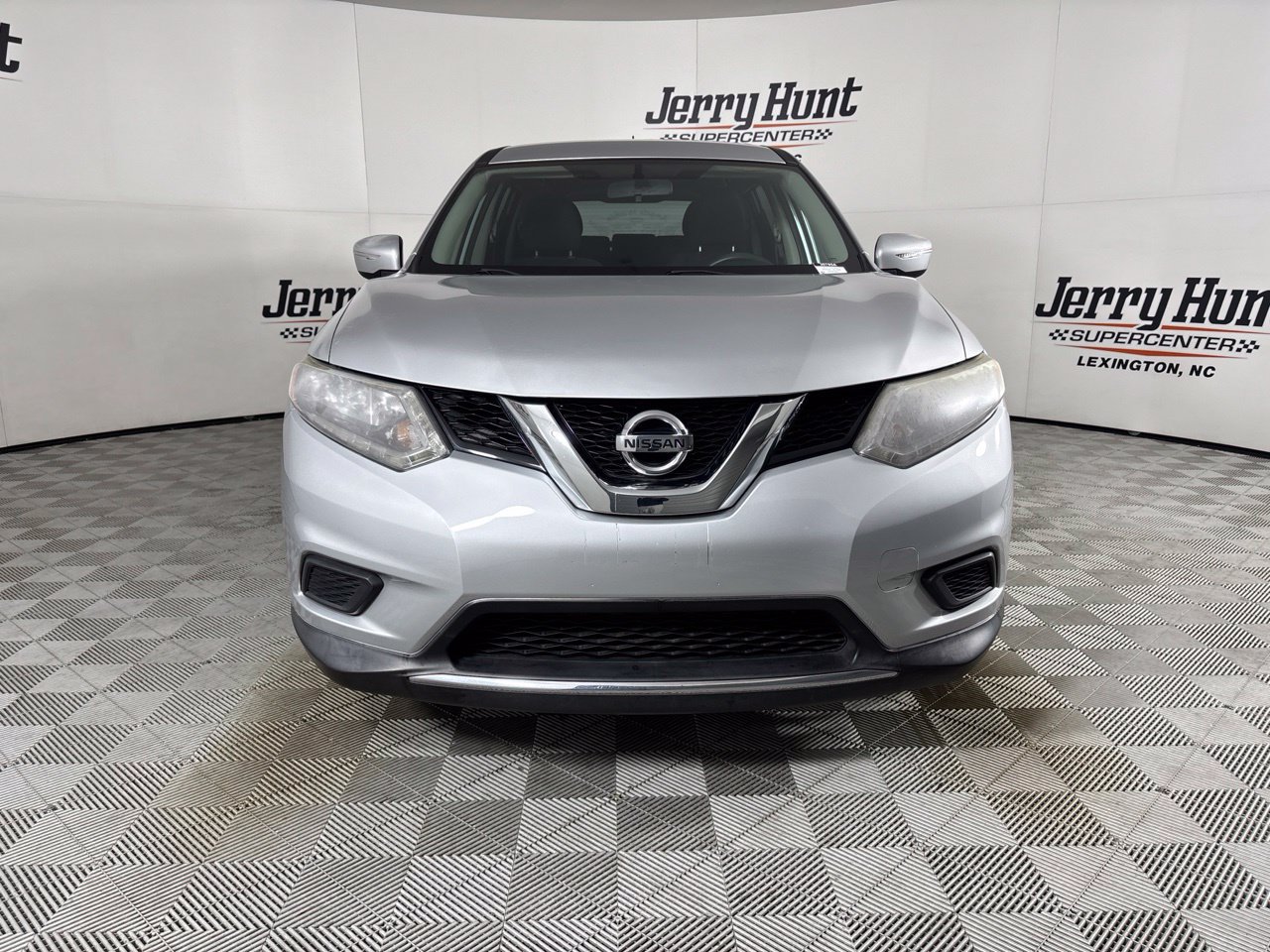 Used 2015 Nissan Rogue S FWD image 2