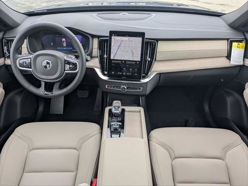 New 2026 Volvo XC90 B6 Plus w/ Protection Package Premier image 11