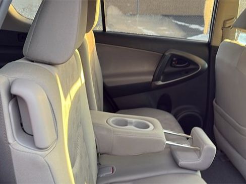 Used 2012 Toyota RAV4 4WD image 24