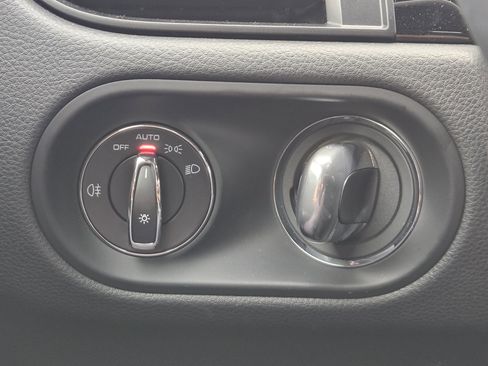 Certified 2025 Porsche Macan image 21