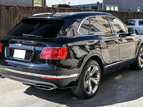 Used 2018 Bentley Bentayga image 8
