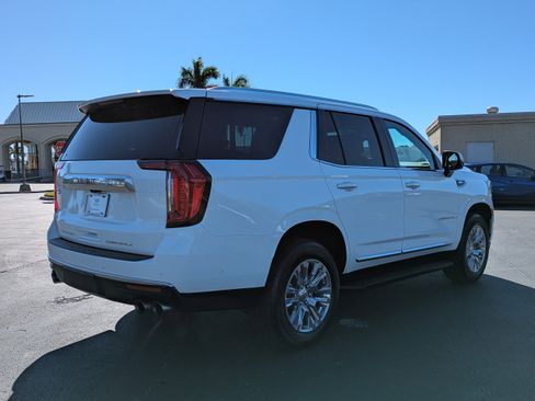 Used 2024 GMC Yukon Denali w/ Advanced Technology Package image 6