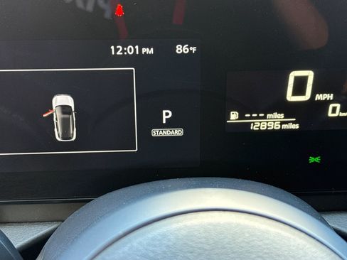 Used 2025 Nissan Kicks SV AWD/4WD image 21