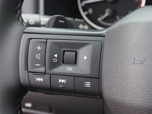 Used 2026 Nissan Rogue SV FWD image 20