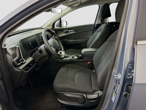 Used 2025 Kia Sportage LX image 13