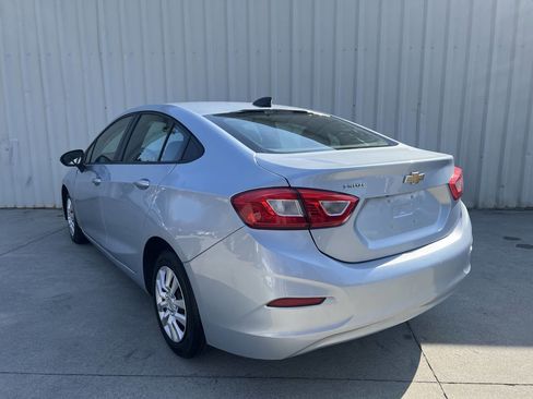 Used 2018 Chevrolet Cruze LS image 5