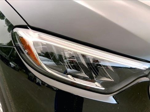Used 2023 Mercedes-Benz GLC 300 4MATIC image 28