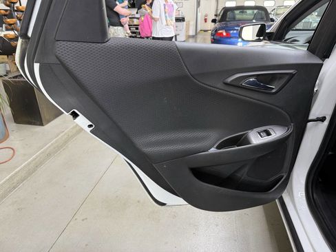 Used 2018 Chevrolet Malibu LT w/ LPO, Convenience Package 2 FWD image 10