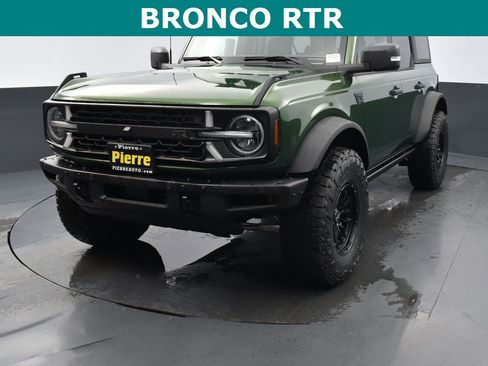 New 2025 Ford Bronco Badlands image 1