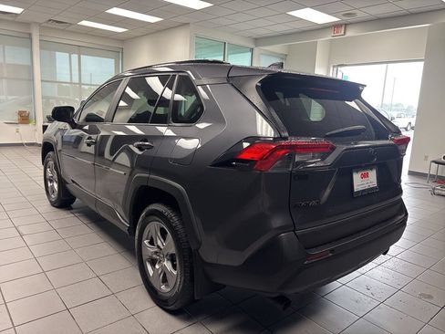 Used 2024 Toyota RAV4 XLE AWD/4WD image 5
